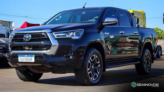TOYOTA HILUX 2.8 D-4D TURBO DIESEL CD SRX 4X4 AUTOMÁTICO